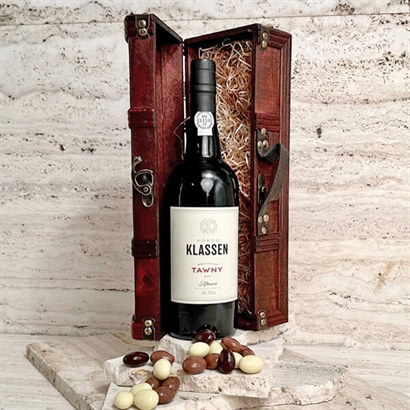 smukt træskrin med portvin tawny og italienske chokolademandler